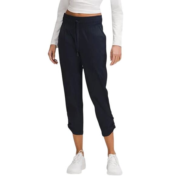 LULULEMON Dance Studio Mid-Rise Cropped Pant Sz 6 Black Athletic Travel Everyday - Picture 1 of 12